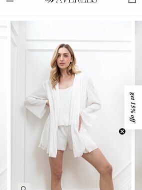 Waverles Women’s White pleated and pearl robe